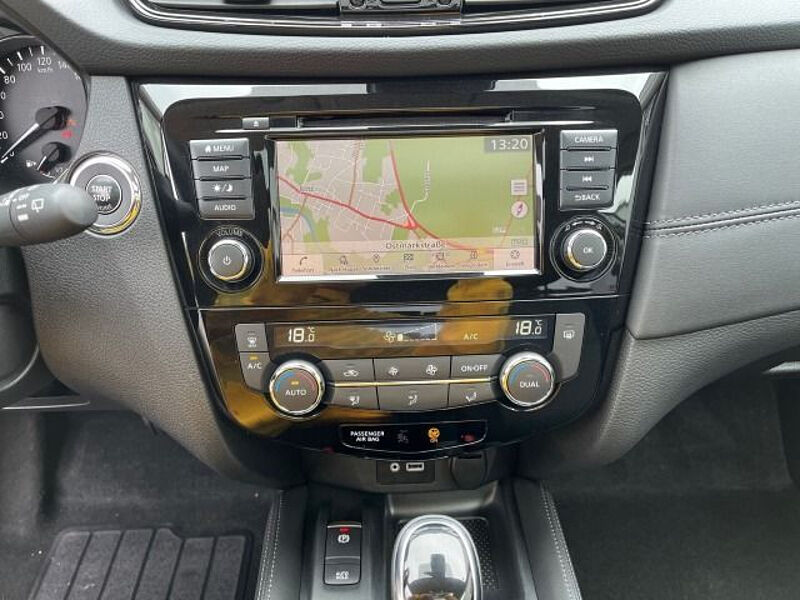 Nissan X-Trail N-Connecta, NAVI