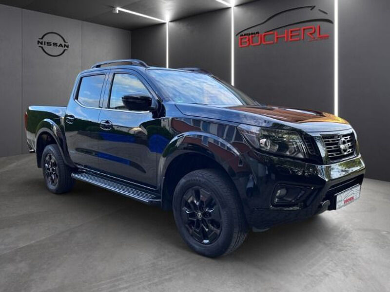 Nissan Navara NP300 N-Guard Double Cab 4x4